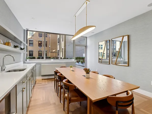 561 10th Avenue image 7 of 38