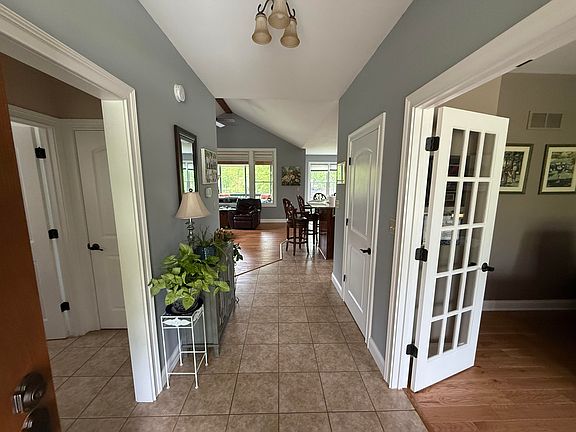 2nd image of 460 Whippoorwill Ln
