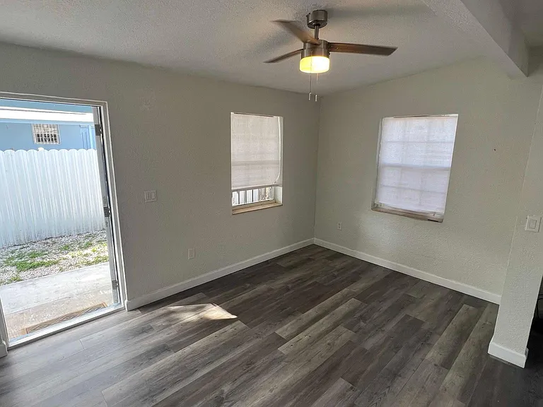 2645 SW 33rd Ave #2 — Photo 4
