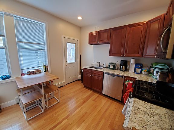 4th image of 274 Brookline St APT 4L