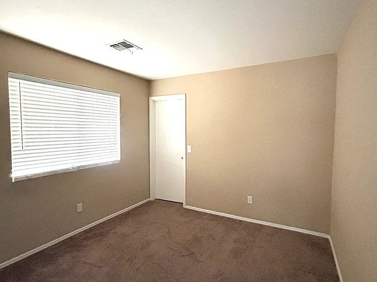 3174 W Carlos Ln — Photo 15