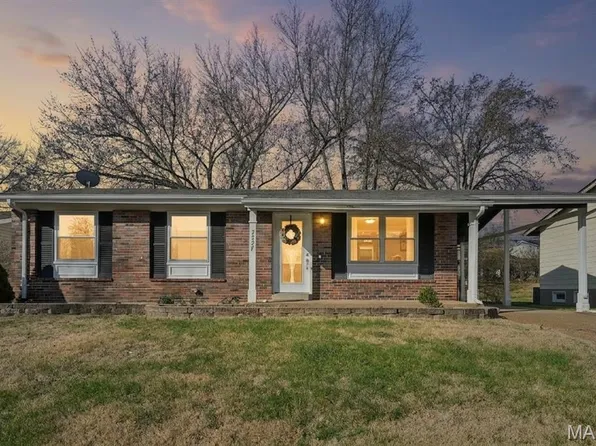 2327 Wescreek Dr, Maryland Heights, MO 63043