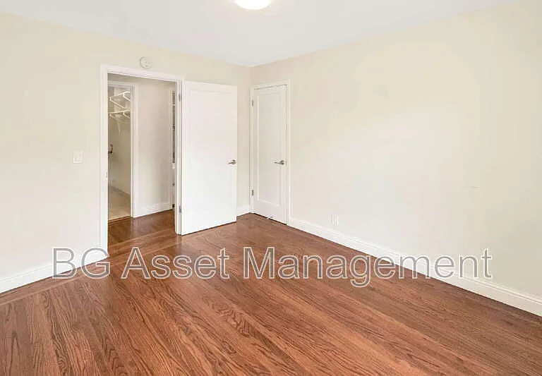 2301 8th St — Photo 12