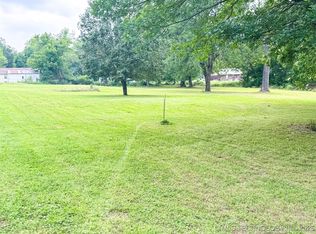 514 W Creek Ave, Checotah, OK 74426