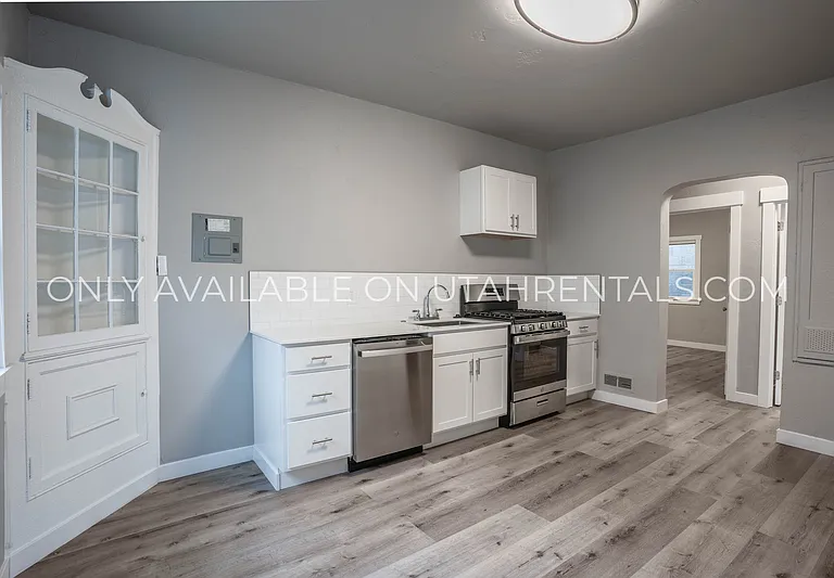 87 N Center St #1 — Photo 1