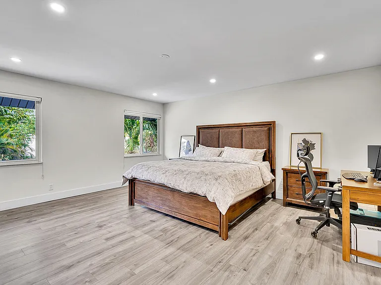 10108 SW 53rd Ct — Photo 32