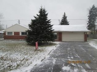 29567 Eastfield St, Farmington Hills, MI 48334