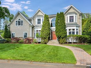 111 Magnolia Ave, Cresskill, NJ 07626