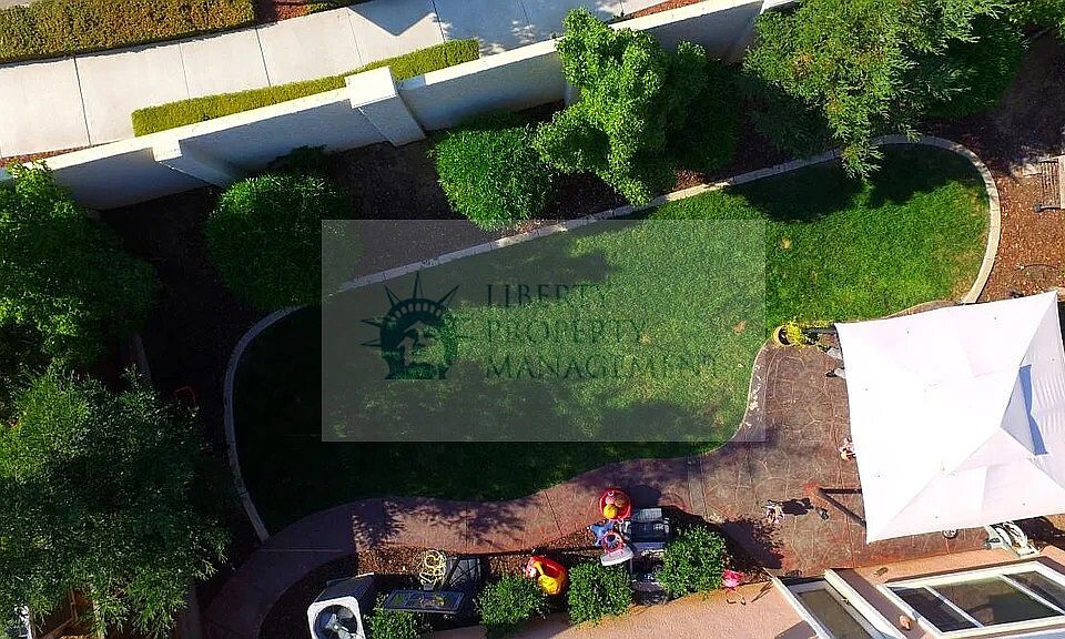 2nd image of 9413 California Oak Cir