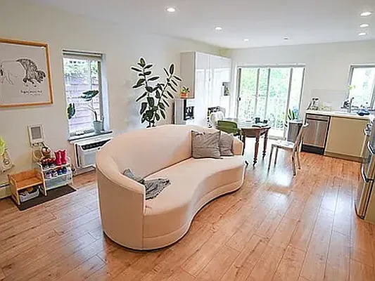 Living room, photo 5