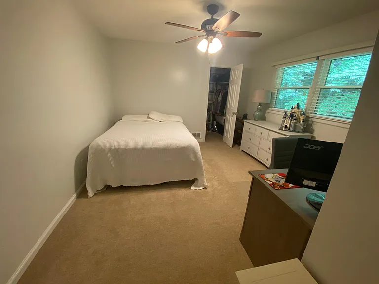 1830 Queens Way — Photo 19
