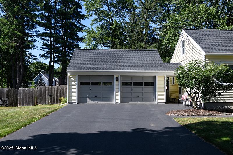 4th image of 23 McMillen Place