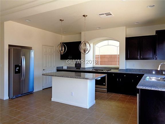 4th image of 8128 Hunter Hill Ct