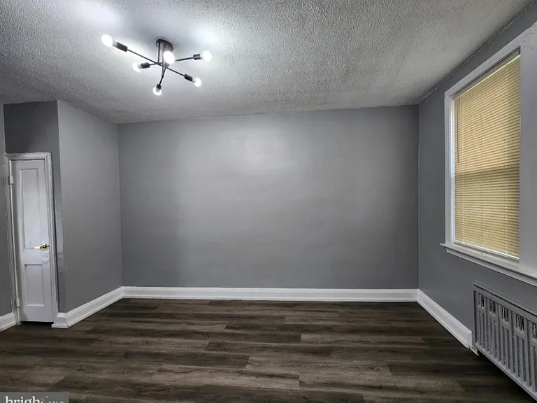2521 W Cold Spring Ln — Photo 7