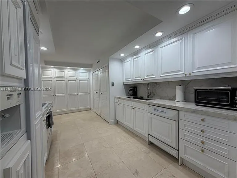 1111 Crandon Blvd #B1105 — Photo 13