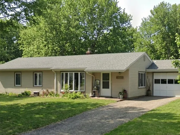 2071 Lindy Ave, Roseville, MN 55113