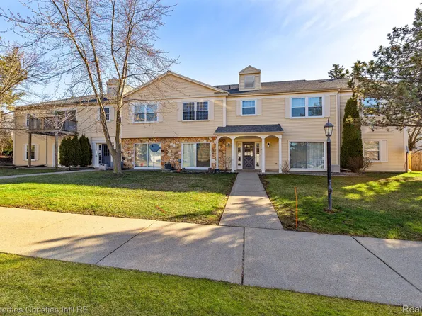 833 Bloomfield Village Blvd APT C, Auburn Hills, MI 48326