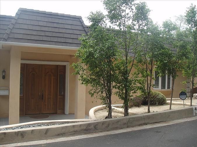 2nd image of 4060 Sumac Dr