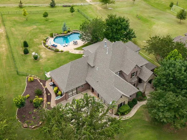 14381 Terra Vita Dr, Edmond, OK 73034