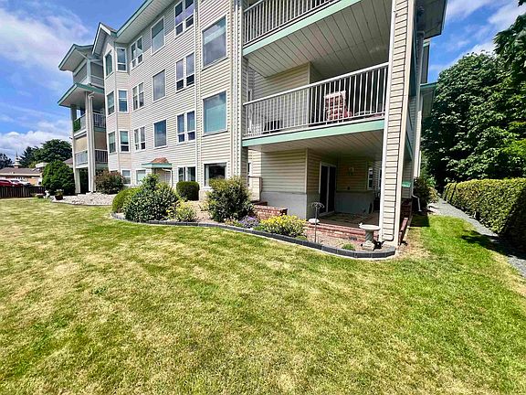 4th image of 46966 Yale Rd #104