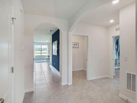 3rd image of 5392 Hickory Downs Way
