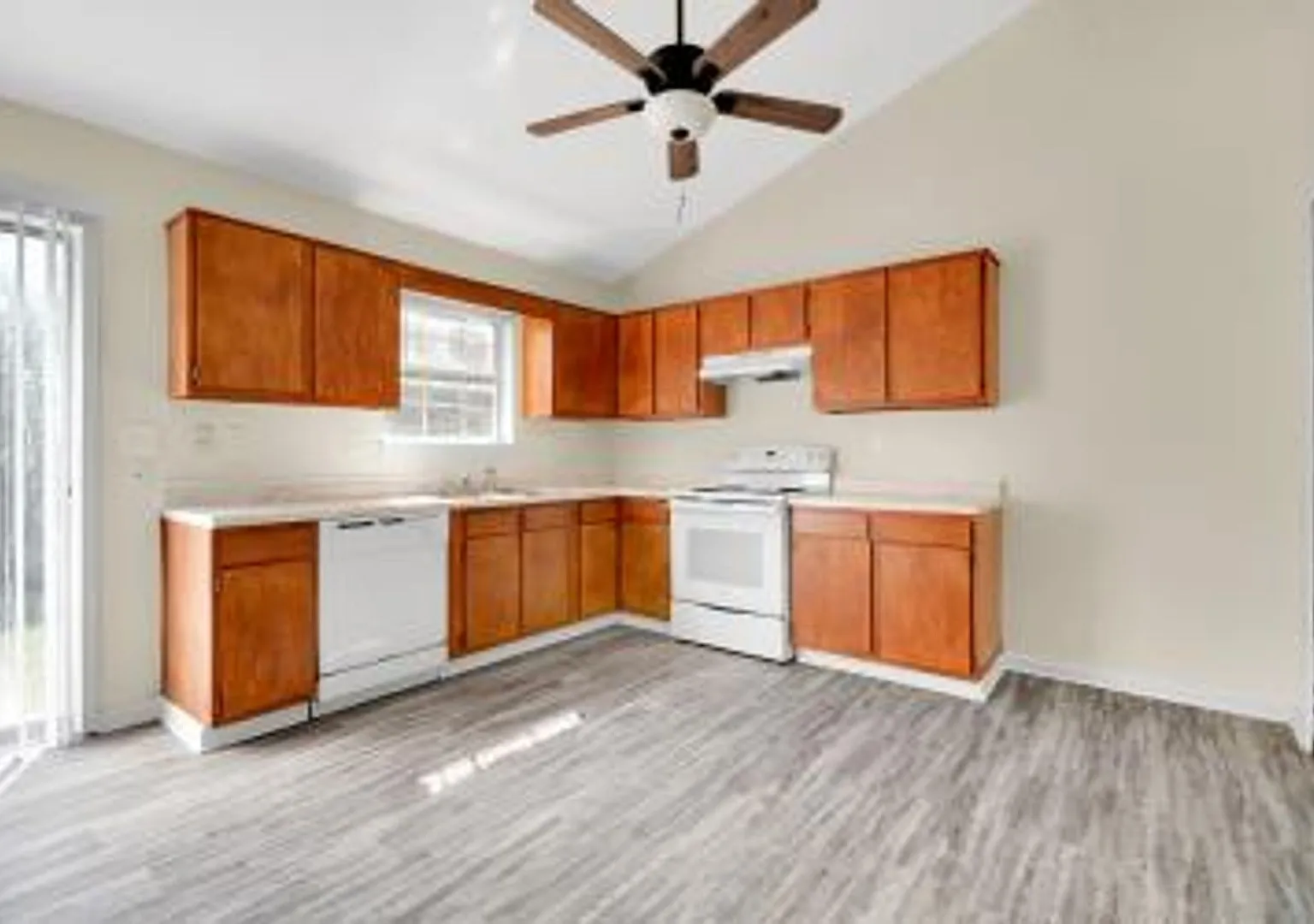 Scott Road Apartments — Photo 1