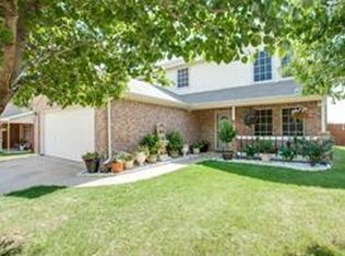 300 Centennial Pl, Crowley, TX 76036