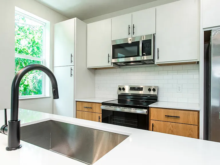 4001 Roseland Ave — Photo 39