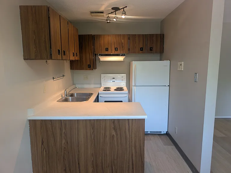 6-707 3rd Ave NW #6 — Photo 8