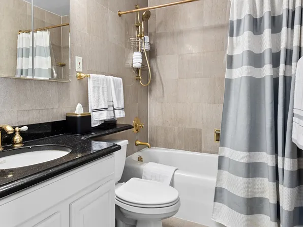 117 East 57th Street image 6 of 11