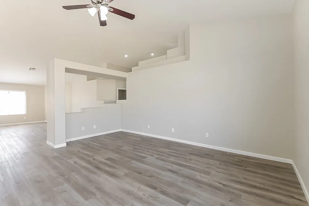 3 bed, 2.0 bath, 1777 sqft, $2,365 — Photo 4