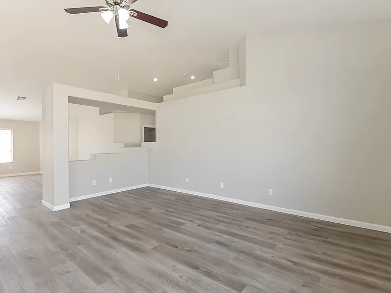 6180 Bruma Ave — Photo 4