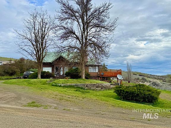 2nd image of 1349 Reservation Line Rd