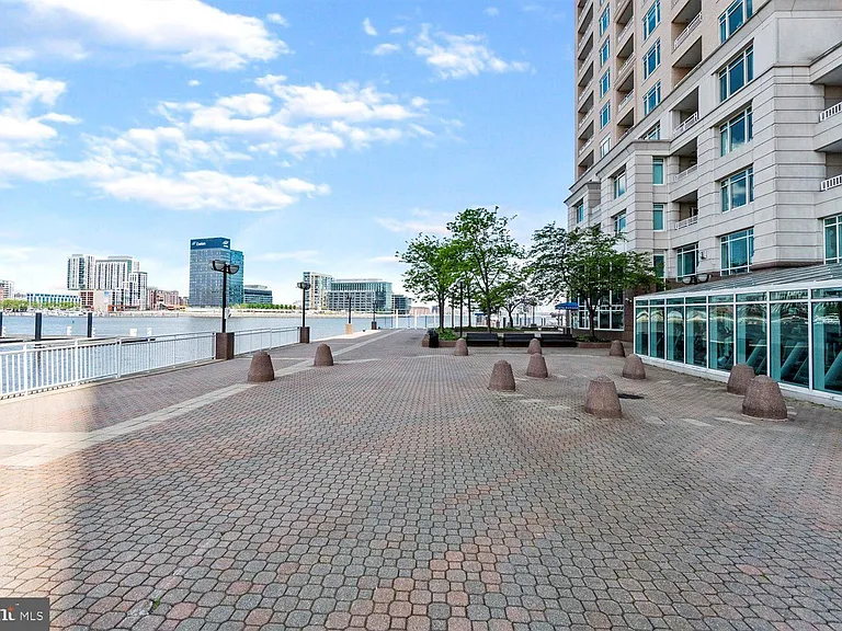 100 Harborview Dr #411 — Photo 44
