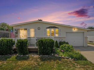 668 S Hawthorne St, Westland, MI 48186