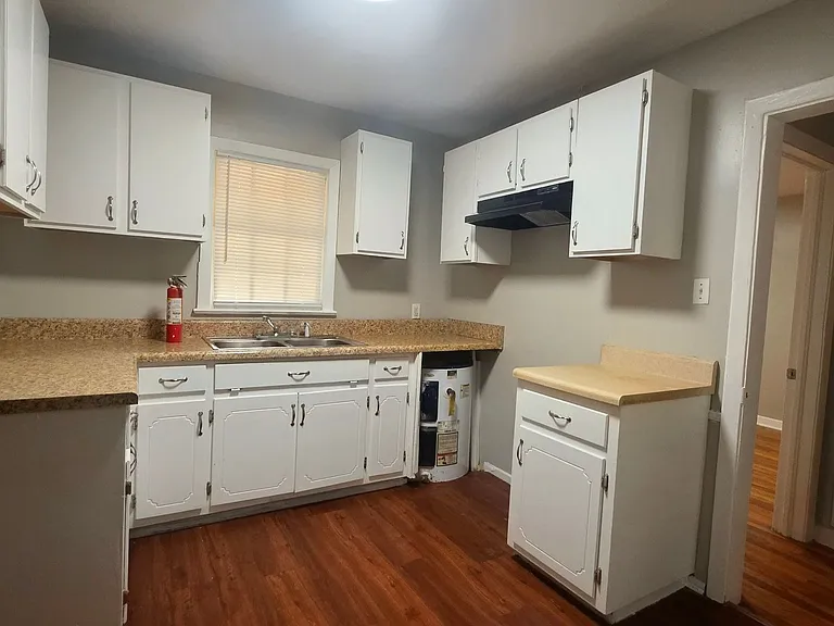 211 Edison Dr — Photo 6