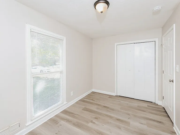 1338 W Stoneybrook Dr — Photo 12