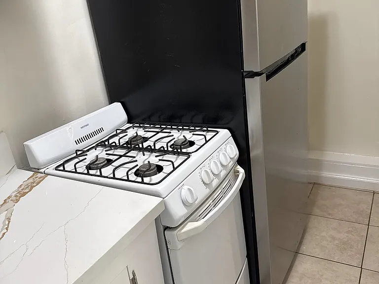 611 S Flower St #5 — Photo 14