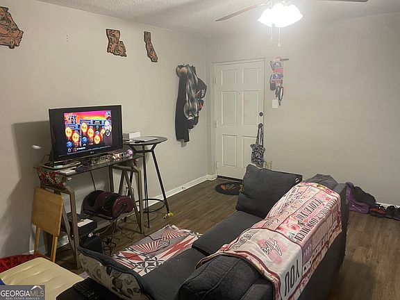 4th image of 250 Little St APT B102