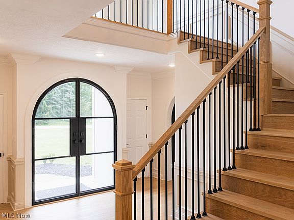 3rd image of 4641 N Ridge Dr