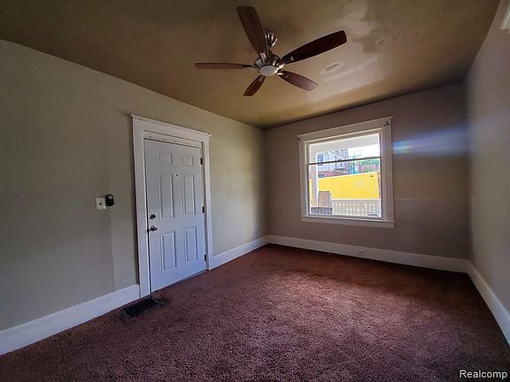 5th image of 710 Emmet St #1