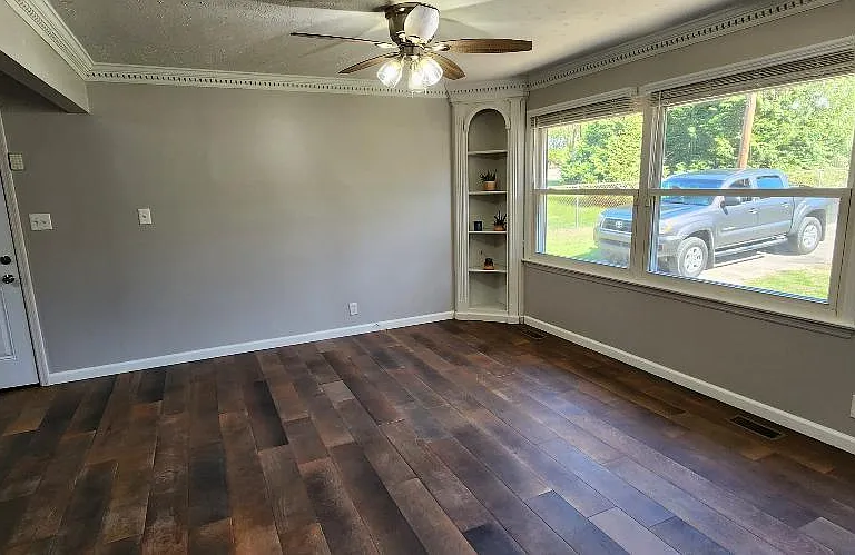 2639 Saint James Ave — Photo 7