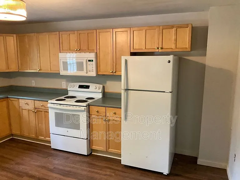 168 Center Ave #1 — Photo 4