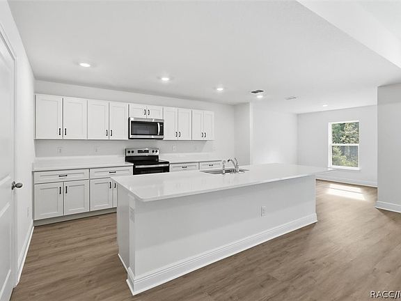 3rd image of 3107 W Edison Pl