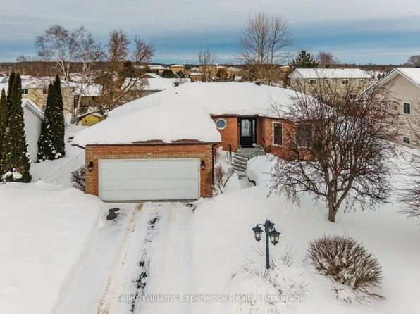 11 Copeland St, Penetanguishene, ON L9M 1K3