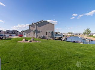 2632 Douglas Pl SE, Mandan, ND 58554
