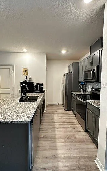 710 Stoney Point Cir — Photo 3