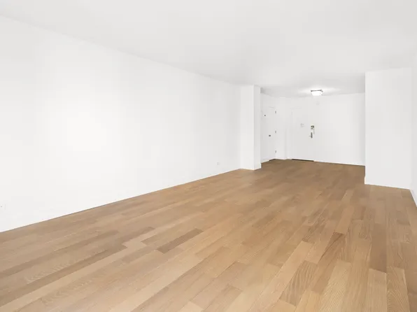 2 Fifth Avenue image 5 of 11