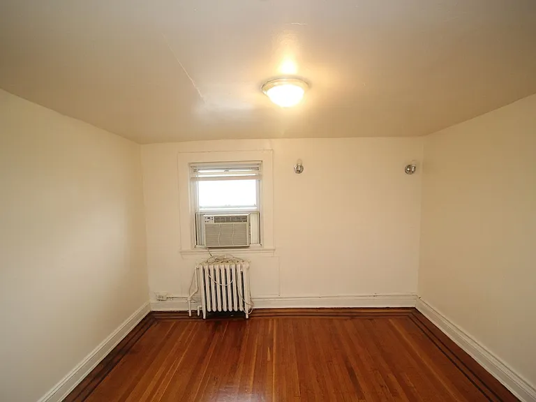 912 Saint Paul St. — Photo 14