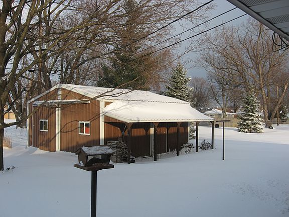 24x24 metal bldg/garage